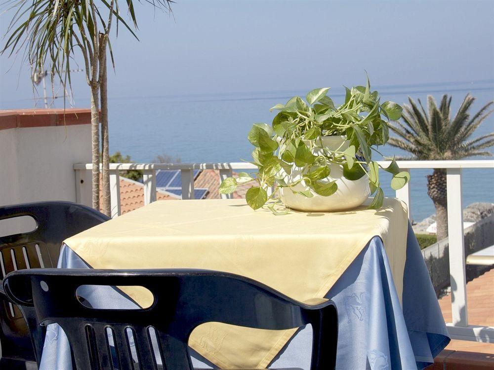Oasi Azzurra Aparthotel Μεσίνα Εξωτερικό φωτογραφία
