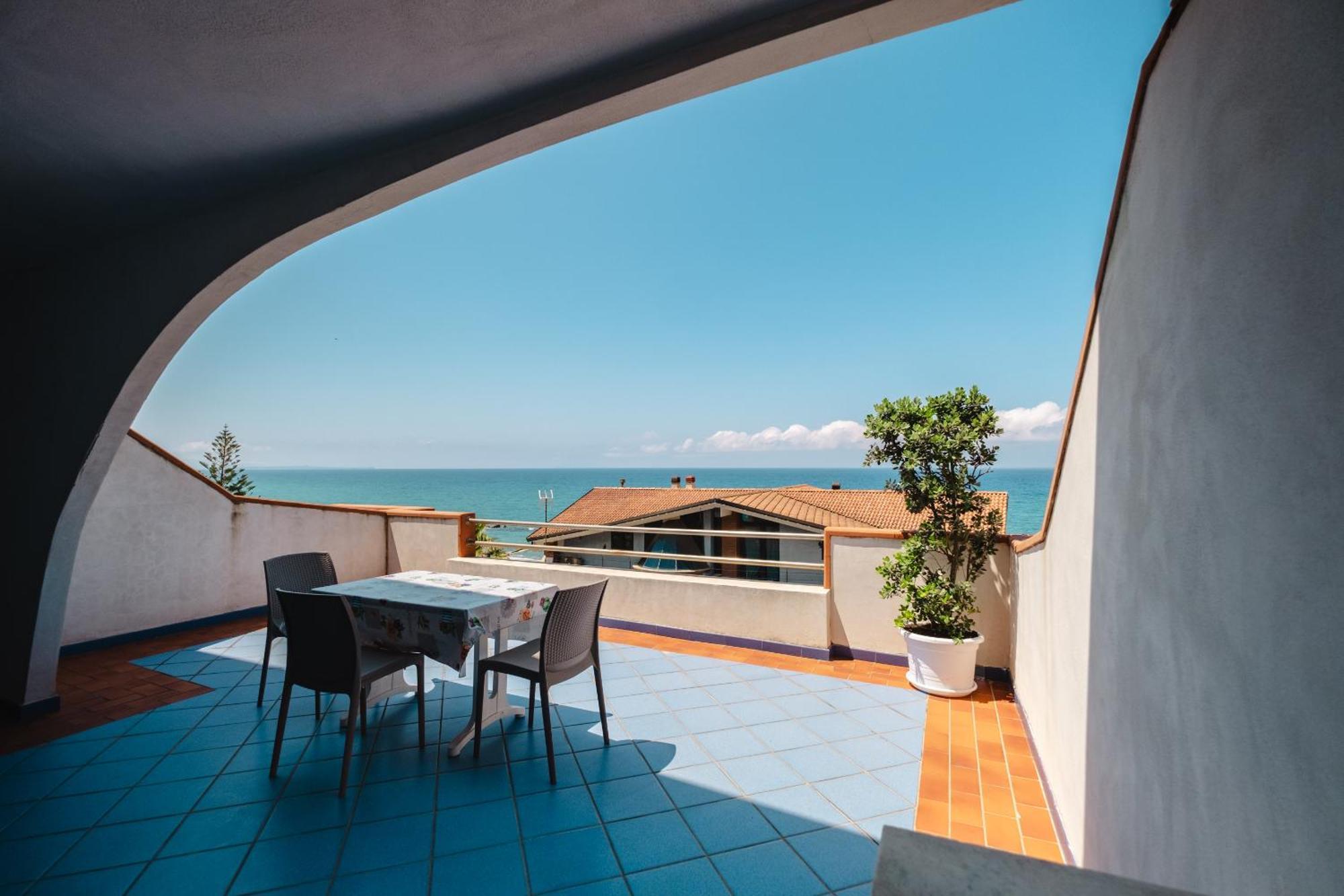 Oasi Azzurra Aparthotel Μεσίνα Εξωτερικό φωτογραφία
